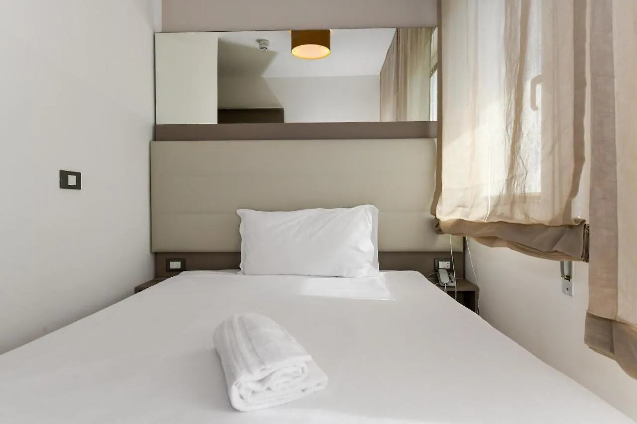 Hotel Delle Mimose Lido di Jesolo 3*,
